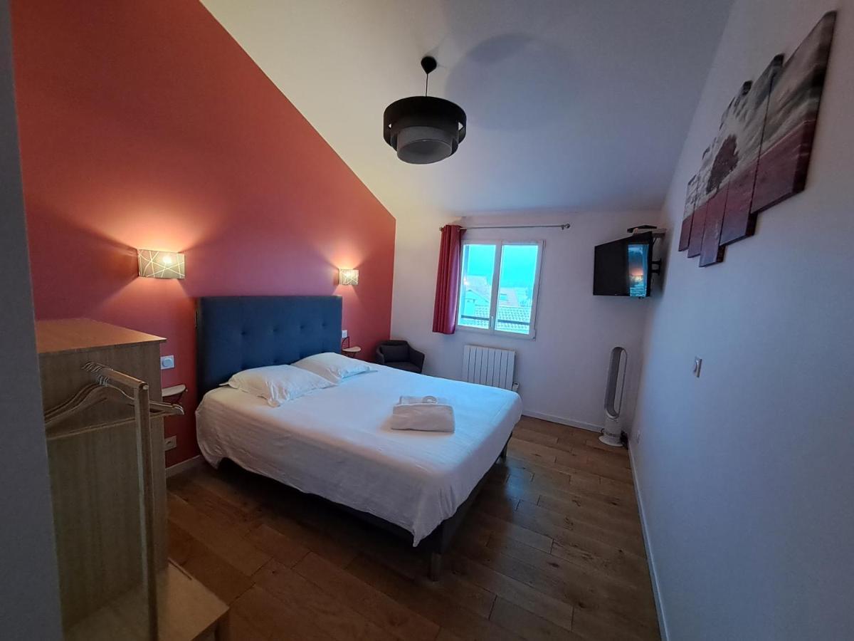 Hotel L'Auberge Canaulaise Lacanau Buitenkant foto
