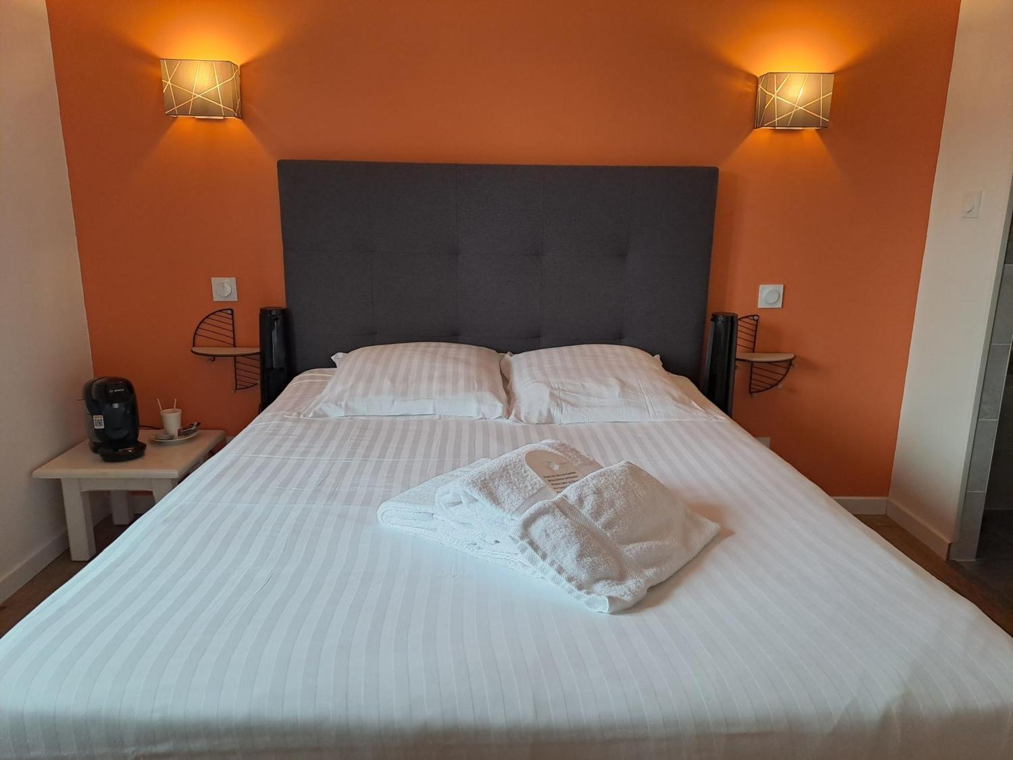 Hotel L'Auberge Canaulaise Lacanau Buitenkant foto